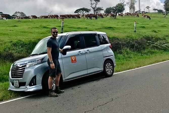 Private Transfer from Colombo Airport (CMB) to Colombo - Leaving Bandaranaike Airport with a clear meeting point