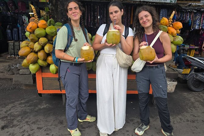 Ride and Explore Colombo and Food By Tuk Tuk Tour All Inclusive - Gangaramaya Temple and Sri Kailawasanathan Kovil