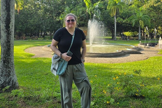 Ride and Explore Colombo and Food By Tuk Tuk Tour All Inclusive - Pettah, the Red Mosque, and Colombo’s old commercial core