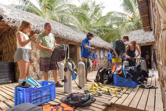 Scuba Diving For Beginners - Your first underwater lesson in Nilaveli