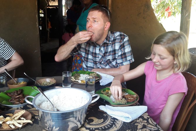 Sigiriya Cycle Tour: Explore Village Life in Sigiriya & Enjoy a Village Lunch - A homemade village lunch, not a quick roadside stop