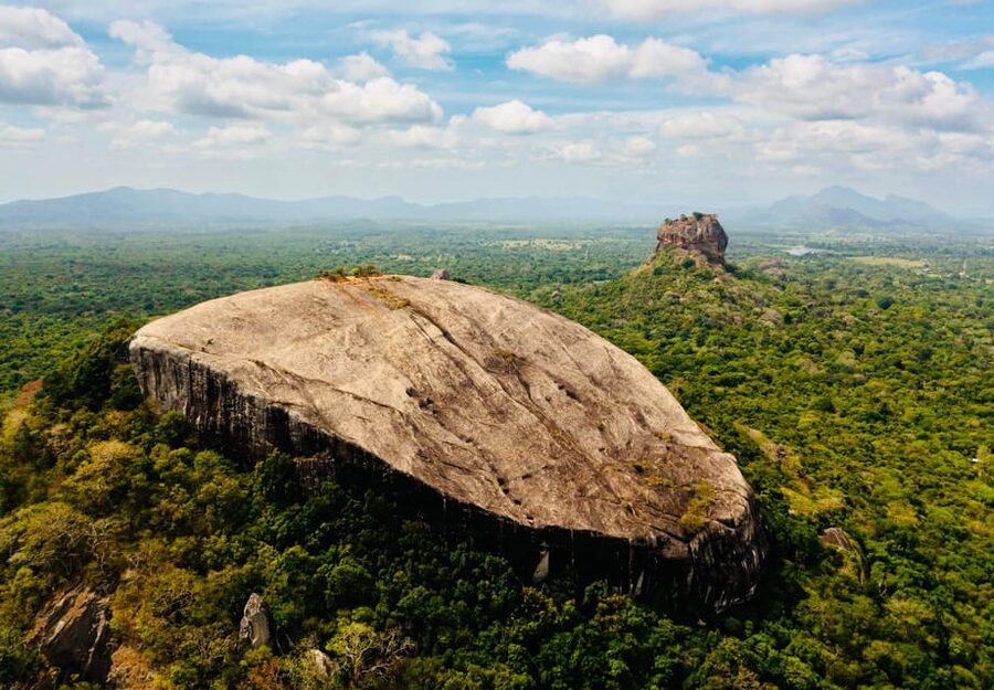 Sigiriya & Dambulla: Private Day Tour From Trincomalee - Lunch and the optional shopping circuit