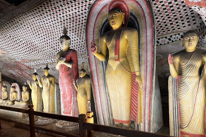 Sigiriya Fortress & Dambulla Day Tour From Colombo, Bentota Area - A village food stop near Sigiriya