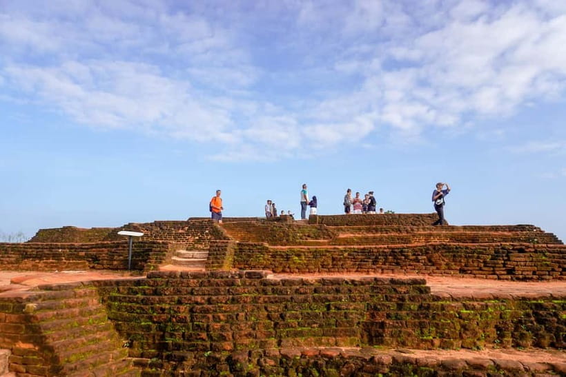 Sigiriya Lion Rock Hike & Minneriya National Park Safari - Guides, drivers, and the human side of the day