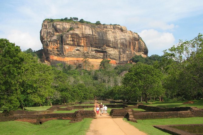 Sigiriya Rock and Dambulla Cave Temples from Negombo (All inclusive day tour) - Key points to know before booking