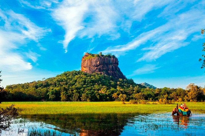 Sigiriya Rock & Dambulla Cave Temple Private Guided Day Trip - A shorter look at the Golden Temple