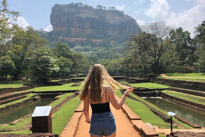 Sigiriya Rock Fortress and Cave Temples Day Trip - A village stop with an ox cart