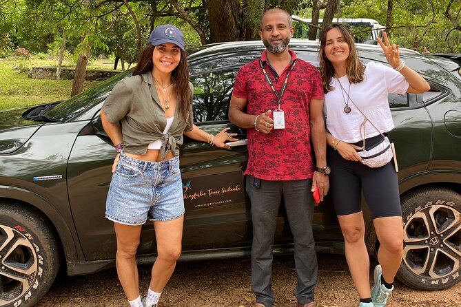 Sigiriya Rock Fortress and Cave Temples Day Trip - Lunch at Oakray Restaurant in Inamaluwa