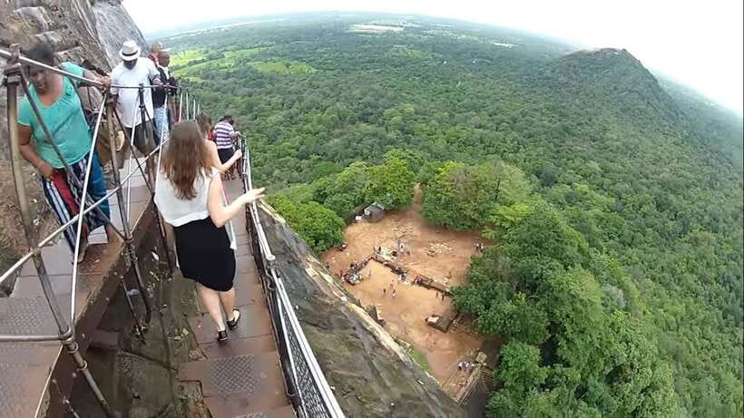 Sigiriya: Rock Fortress Private Guided Walking Tour - What the guide adds to the experience