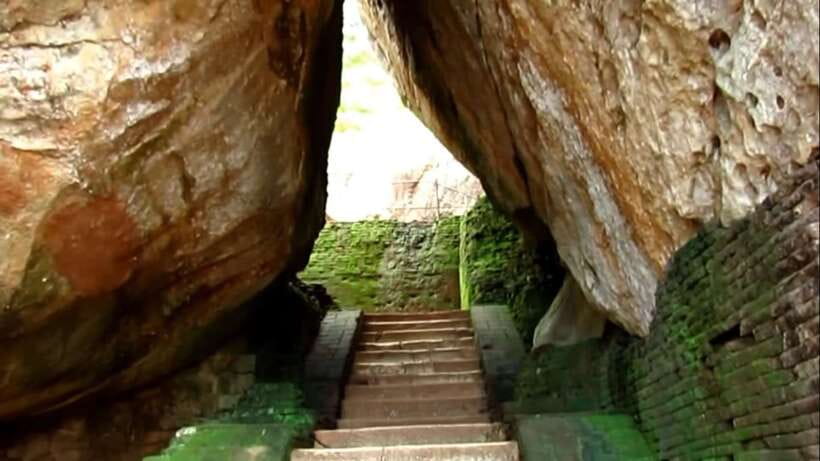 Sigiriya: Rock Fortress Private Guided Walking Tour - The early start question