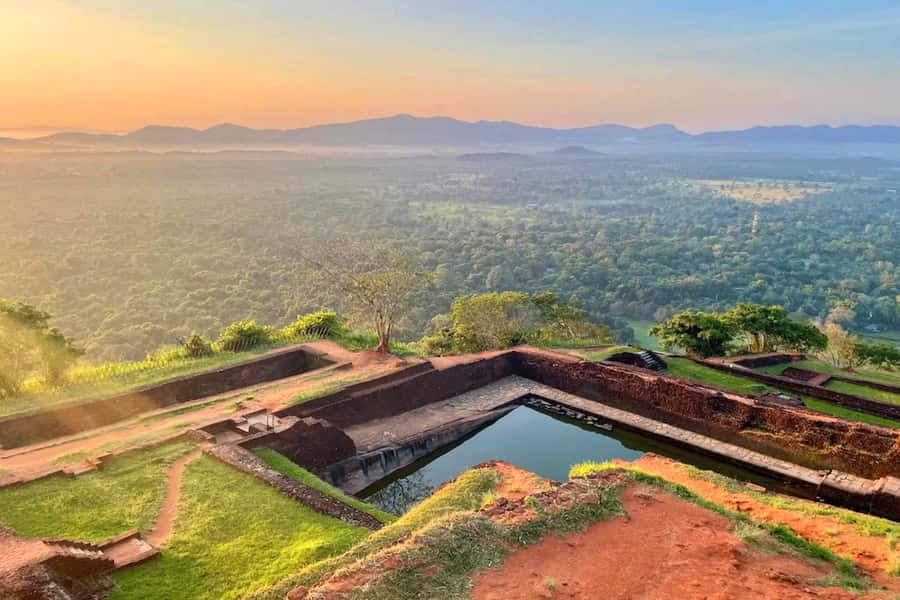 Sigiriya: Sigiriya or Pidurangala Sunrise/Sunset Hike - Sunrise or sunset, your first important choice