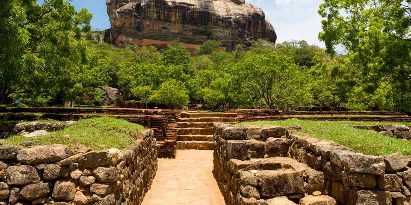 Sri Lanka Bentota: Day Trip to Sigiriya and Dambulla Temple - Four hours on the road, and what that means