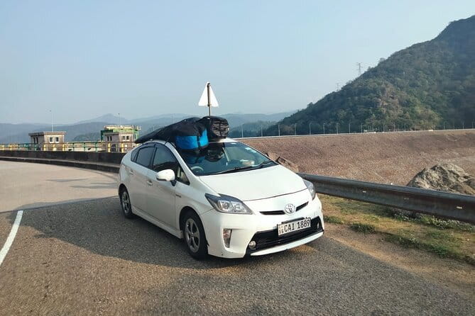 Sri Lanka Car and Driver Hire - Private Driver and Chauffeur - Colombo airport arrival and the first drive
