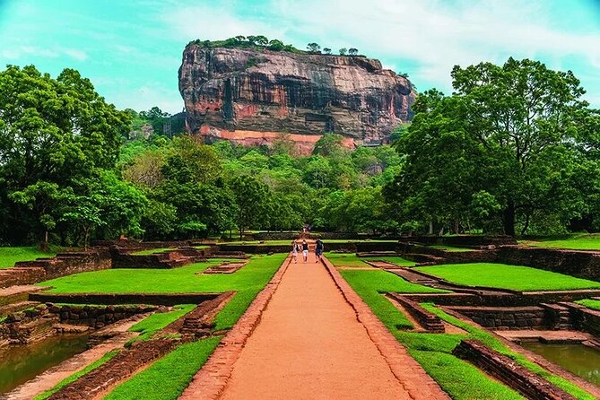 Sri Lanka Customize Multiple day tour packege - Day 5: Ella viewpoints, a colonial bridge, and Rawana Falls