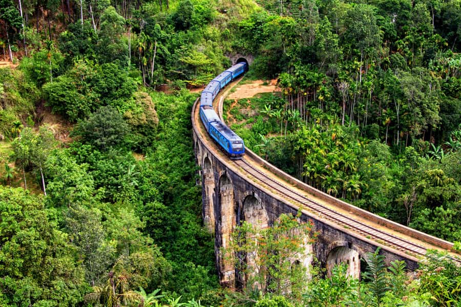 Sri Lanka Private 2-day Tour:Train Trip, Kandy, Nuwara Eliya - Peradeniya Botanical Garden in a 60-hectare setting