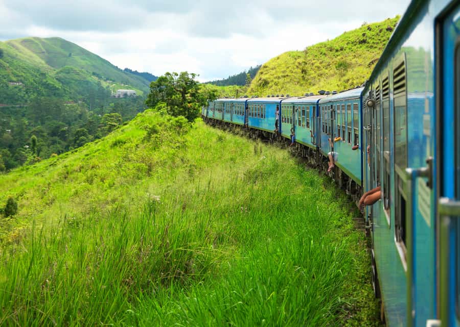 Sri Lanka Private 2-day Tour:Train Trip, Kandy, Nuwara Eliya - Day two: Kandy, tea country, and Nuwara Eliya