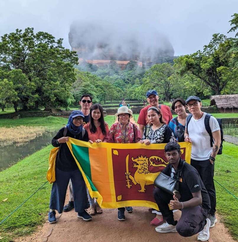 Sri Lanka private tour package 10 Days. and luxury hotel - Day 4: Village life and the road to Kandy