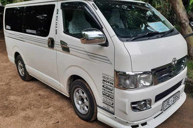 Sri Lanka Round Tour with English Speaking Driver Guide and Car - A private way to cross Sri Lanka