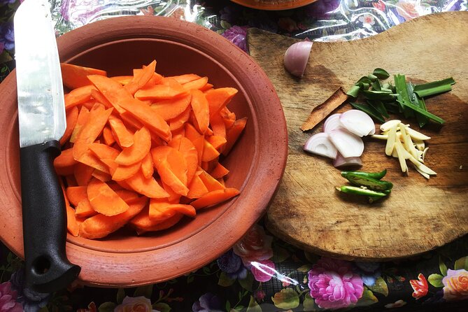 Sri Lankan cooking class with Nilu Kandy( FREE PICKUP & Drop) - From ingredients to a Sri Lankan curry