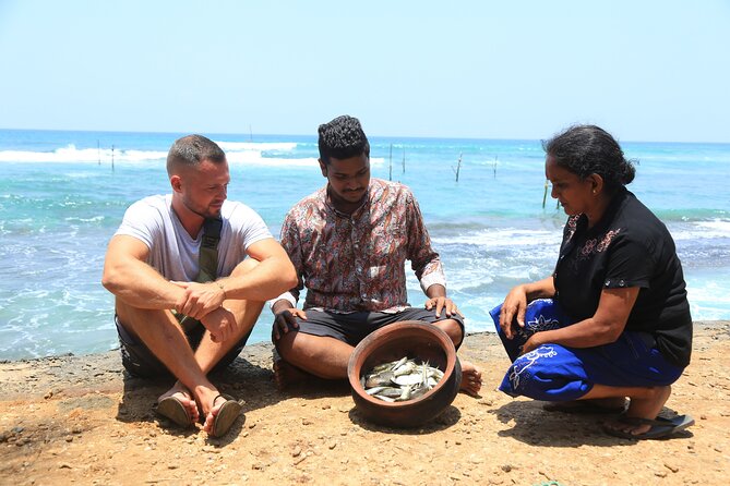 Stilt-Fishing Experience in Ahangama - From the shore to an Ahangama village