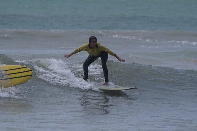 Surf with Apple - Starting at Kurumba Bay in Weligama