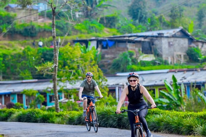 Tea Loops E-Biking - Bogawanthalawa Valley and the highland views