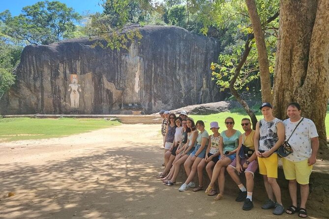 Ten Days Scenic Sri Lanka - Kandy Combines Faith, Shopping, and Performance