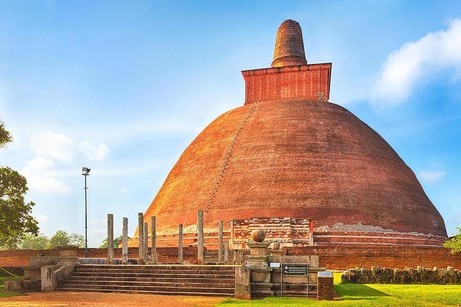 Tour Packages in Sri Lanka - Most Popular Round Tour - All in One Tour - Day 6: Horton Plains and the famous Nanuoya to Ella train