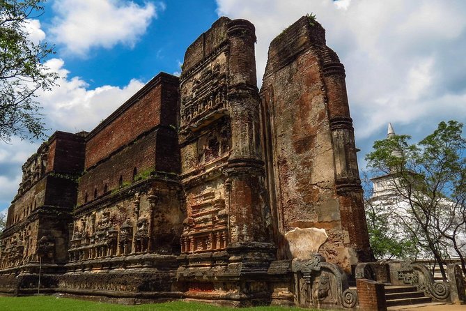 Tour Packages in Sri Lanka - Most Popular Round Tour - All in One Tour - Day 7: Ella’s easy hike and two classic viewpoints