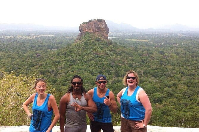 Tour to Dambulla Cave, Sigiriya and Pidurangala Rock from Kandy - The early road to Dambulla