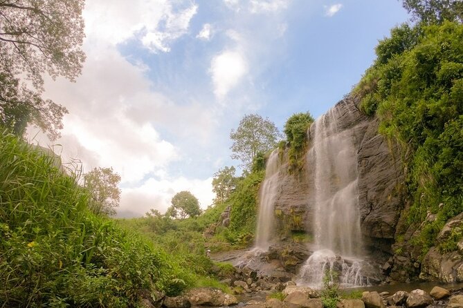 Tour to the Hidden Waterfalls around Kandy (Knuckles Range) - A private guide changes the pace