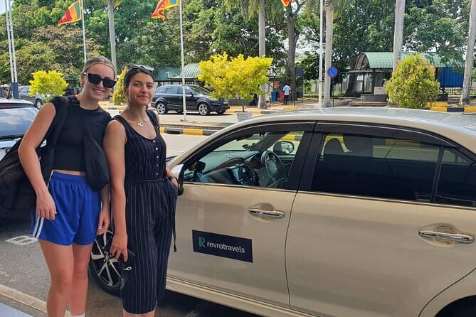 Transfer between Colombo (CMB) Airport and Galle Face Hotel - Galle Face Hotel as the final address