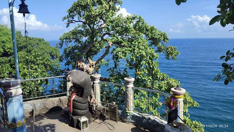 Trincomalee: City Tour with Koneswarm and Crocodile lake - Fish market and local life