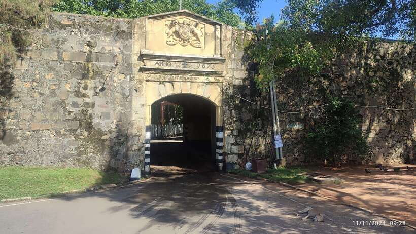 Trincomalee: City Tour with Koneswarm and Crocodile lake - What the four-hour tuk-tuk format feels like