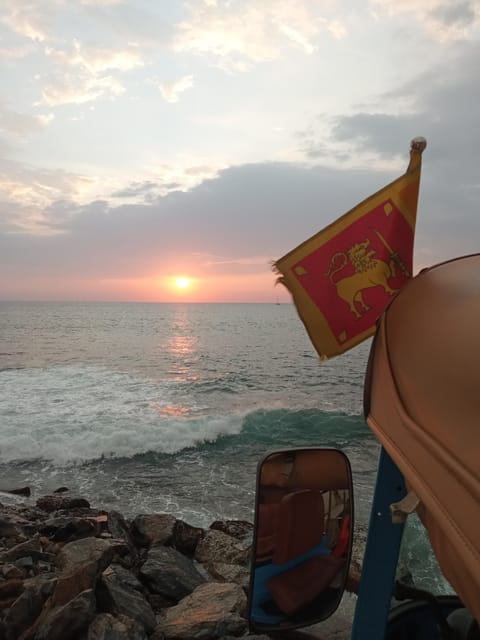 Tuk Trip is Very Cheap in Colombo (All-inclusive ) city tour - Fort, Galle Face Green, and the taste of the coast