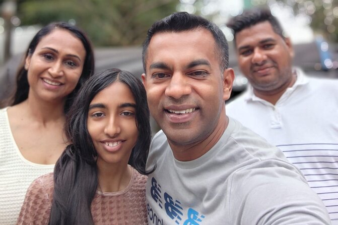 Tuk Tuk Private Tour Exploring Sri Lanka Capital of Colombo - Tea, gems, and the reality of shopping stops