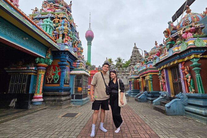 Tuk Tuk safari capital Colombo (Food and Entry Fees) Including - Hindu and Buddhist Colombo