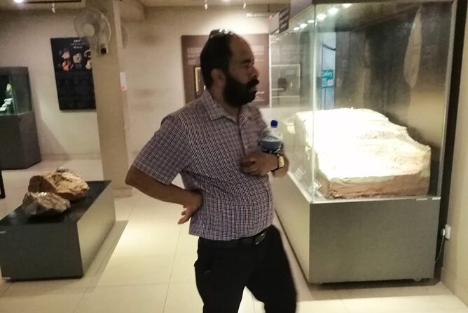 Tuk Tuk Safari Colombo Sri Lanka - Wolvendaal Church and Independence Memorial Hall