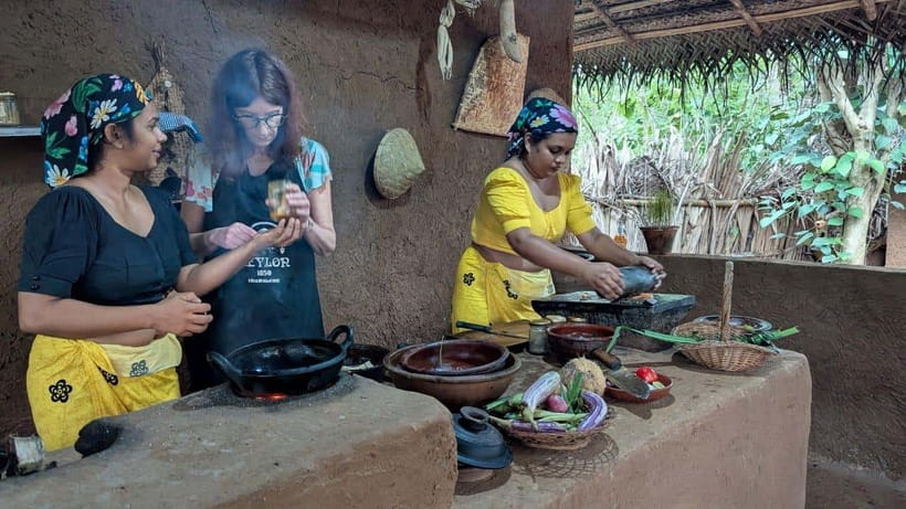Udawalawe: Farm to Table Cooking & Authe: Village Experience - Cooking with local women in a traditional kitchen