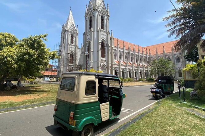 Visit Negombo by Scooty - All Inclusive - Angurukaramulla Temple and the Buddhist finish