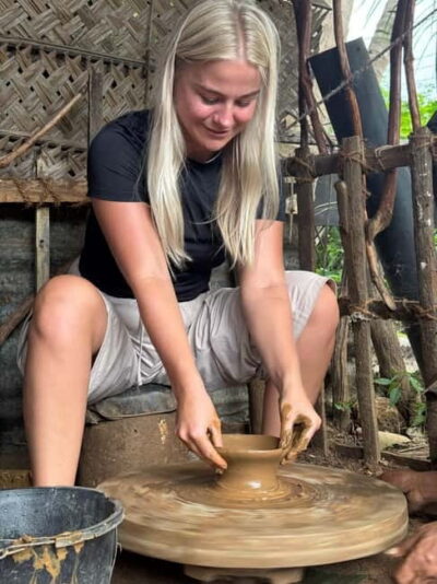 Yala Village Tour: Pottery Class, Lake and Temple Visits
